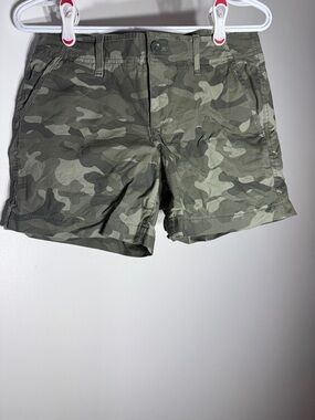 Eddie Bauer Olive Camo Womenβs Utility Shorts